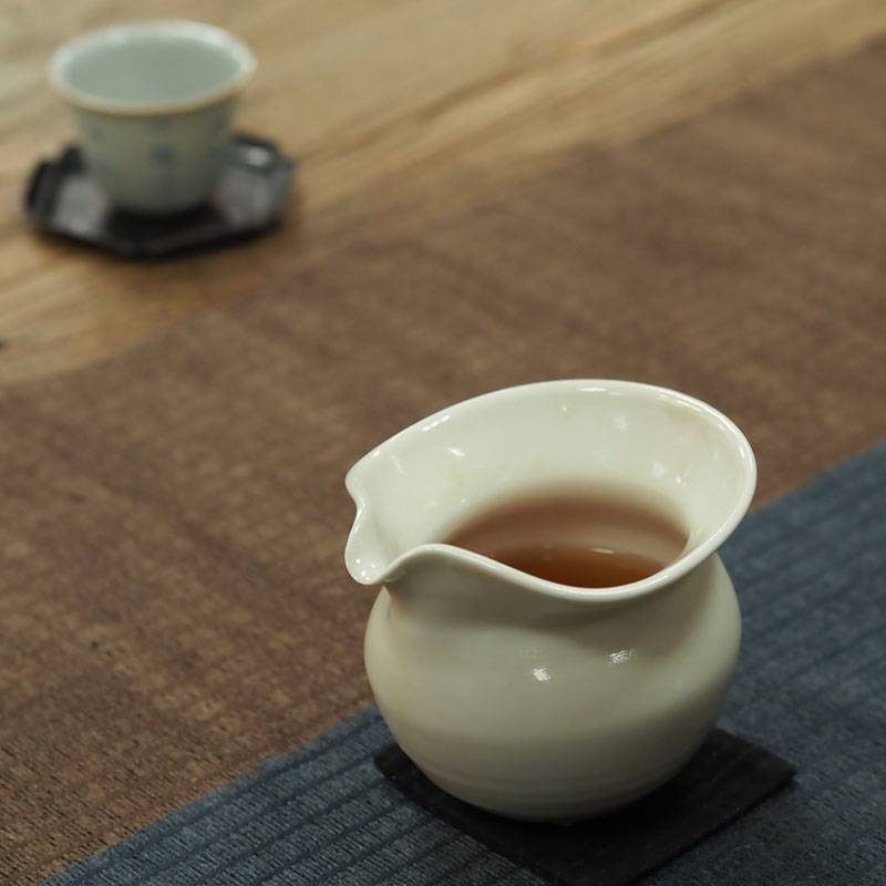 传老高振宇老师学生顾江伟手工制作定白阔口公道杯造型独特不烫手