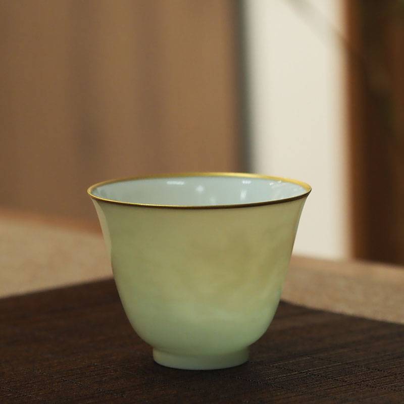 传老谷雨山房淡黄釉印龙纹金口花神杯单色釉薄胎景德镇陶瓷茶杯