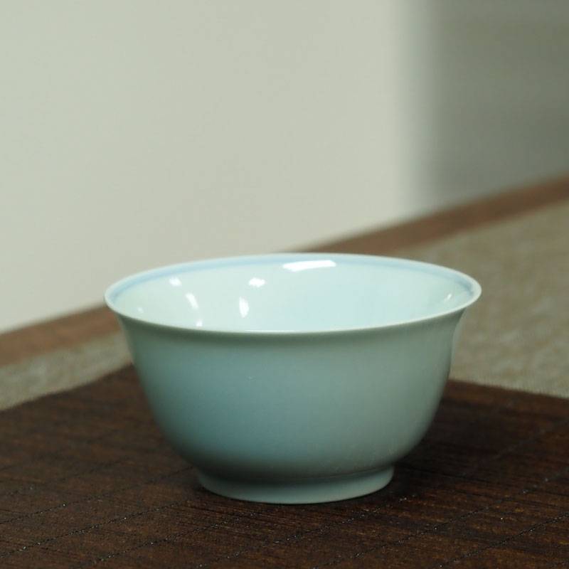 传老 | 谷雨山房天蓝釉内绘青花待渡图若深杯手工手绘茶杯