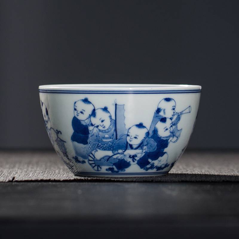 钟家窑 陶瓷主人杯景德镇手绘柴窑青花童子迎春卧足杯功夫茶品茗杯