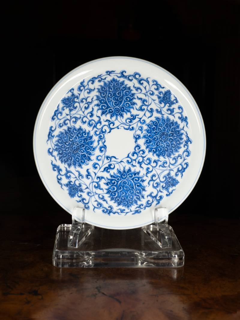 龙圣华苑景德镇陶人临古手绘青花缠枝莲纹团花高足壶承手工供赏盘